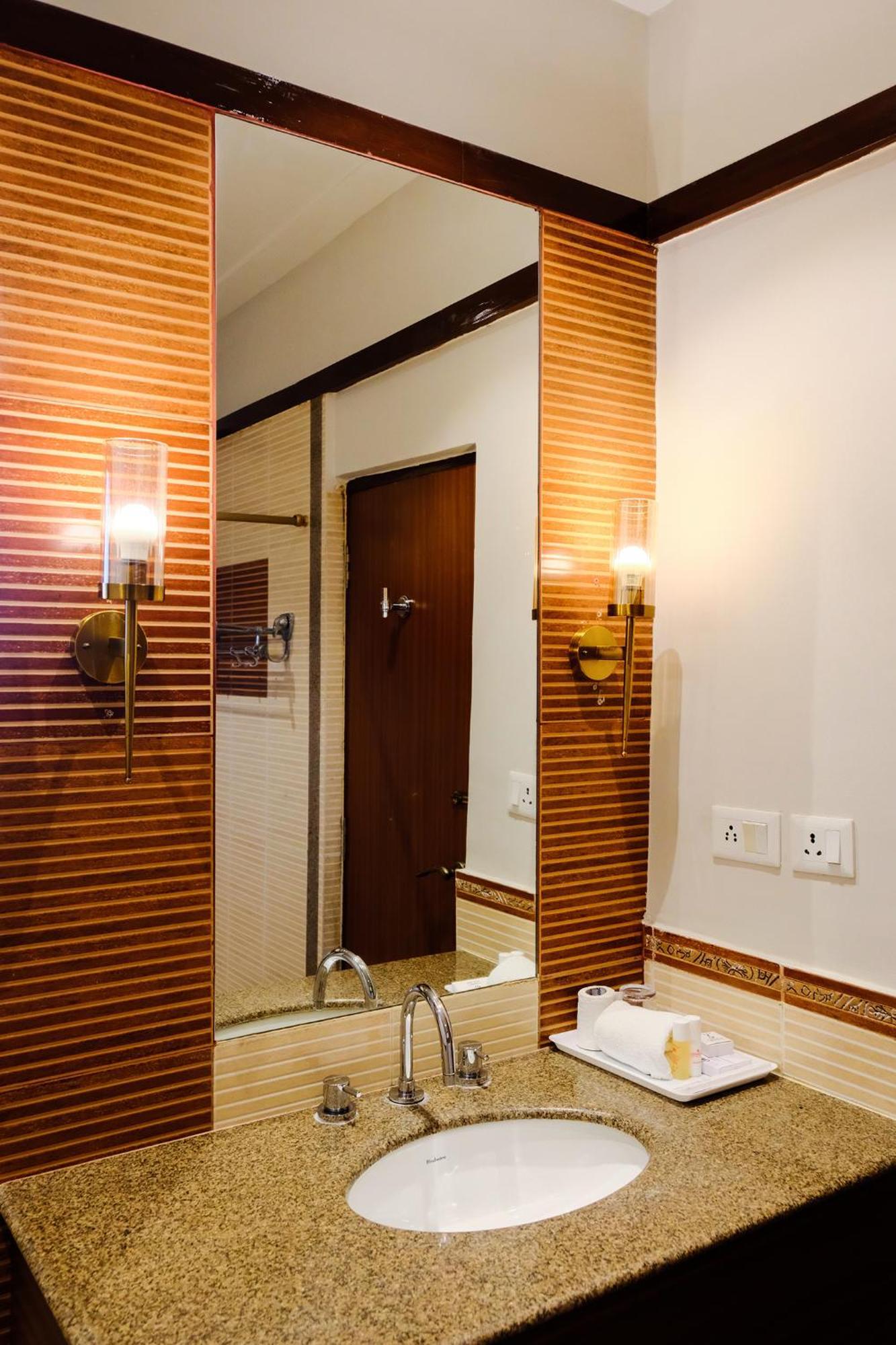 Chanakya Bnr Hotel Puri Dış mekan fotoğraf